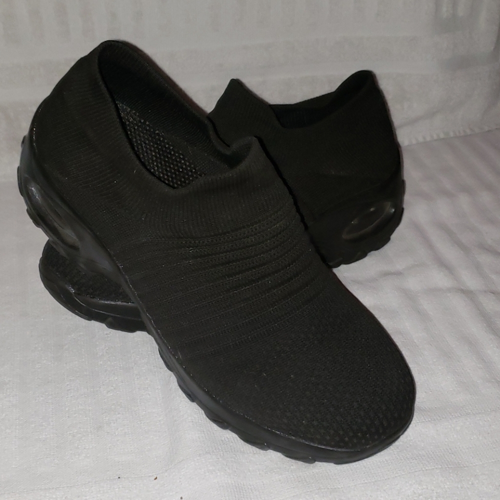 Shoes - Picture 6 of 7